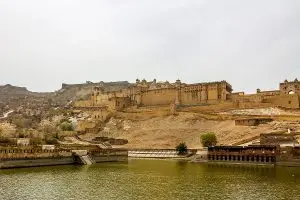 जयपुर में घूमने की जगहें – 35 बेस्ट स्पॉट, एंट्री फीस और खुलने का समय