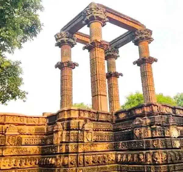 बिलासगढ़ किला - बारां में घूमने की जगह | ऐतिहासिक धरोहर और रहस्यमय खंडहरों से घिरा बिलासगढ़ किला, बारां का एक आकर्षक स्थान।