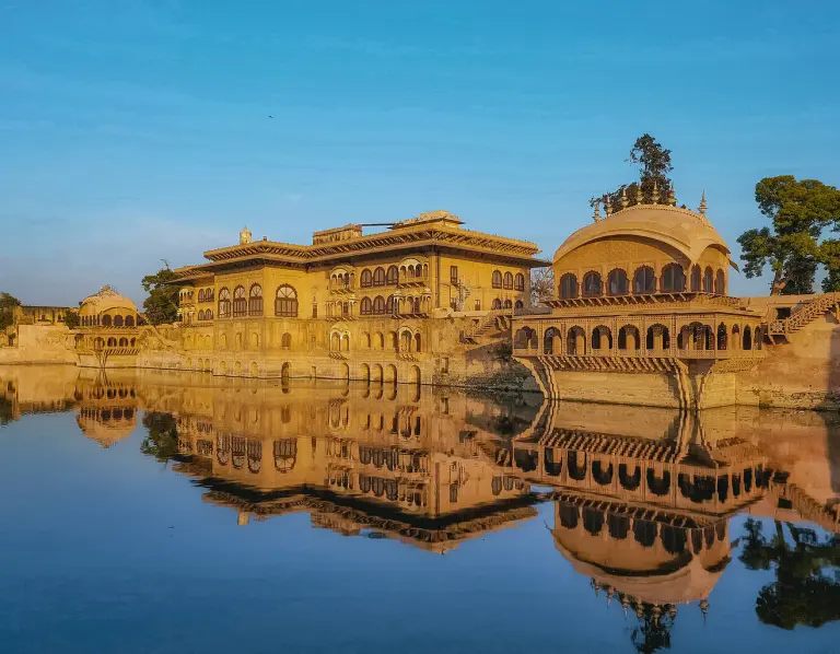 Bharatapur me ghumne ki jagah – 13 खास जगहें राजस्थान की खूबसूरती का अनुभव करें
