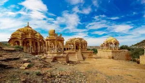 Jaisalmer me ghumne ki jagah – 15 सर्वश्रेष्ठ जगह इतिहास, संस्कृति और रेगिस्तान का अनूठा संगम!